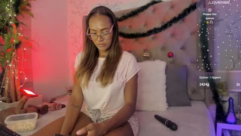 kyaraebony_ online show from 01-02-25, 03:26