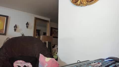 Snapshot of kyhara chatting on 01-26-25, 12:58 kyhara online show from 01-26-25, 12:58