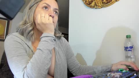 Snapshot of kyhara chatting on 01-26-25, 05:02 kyhara online show from 01-26-25, 05:02