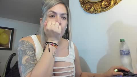 Snapshot of kyhara chatting on 01-29-25, 12:54 kyhara online show from 01-29-25, 12:54