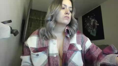 Snapshot of kyhara chatting on 10-06-25, 02:53 kyhara online show from 10-06-25, 02:53