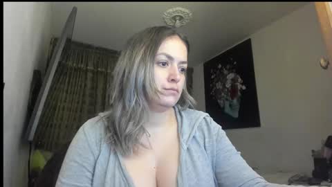 Snapshot of kyhara chatting on 10-16-25, 02:34 kyhara online show from 10-16-25, 02:34