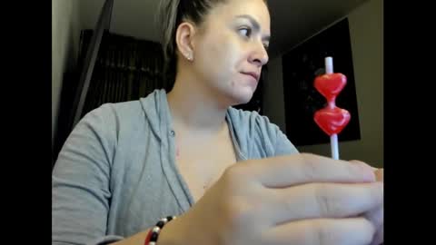 Snapshot of kyhara chatting on 11-12-25, 01:17 kyhara online show from 11-12-25, 01:17