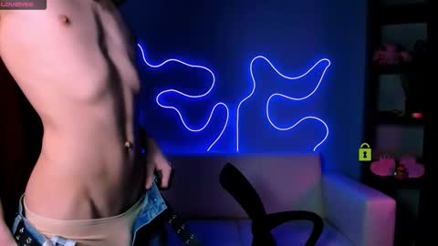 Snapshot of kyleberry_ chatting on 11-06-25, 03:29 kyleberry_ online show from 11-06-25, 03:29