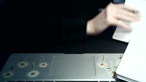 Snapshot of kyleesilkk chatting on 10-07-25, 12:46 KyleeSilkk online show from 10-07-25, 12:46