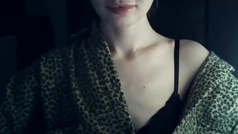 Snapshot of kyleesilkk chatting on 10-08-25, 05:10 KyleeSilkk online show from 10-08-25, 05:10