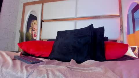 ---kylee--- online show from 05-01-26, 12:37