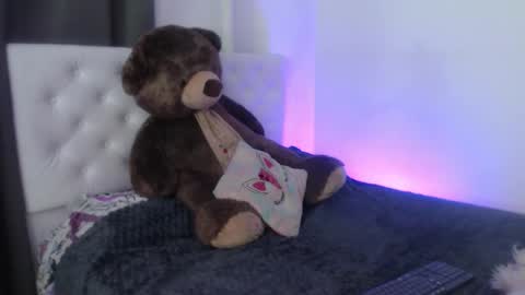 Snapshot of kylie444 chatting on 09-20-25, 03:07 Sara online show from 09-20-25, 03:07