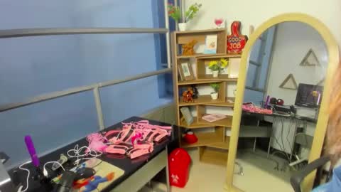 kylie_bloom online show from 04-27-26, 09:35