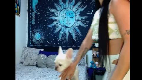 Snapshot of kylie_capricorn chatting on 11-23-25, 10:09 kylie online show from 11-23-25, 10:09