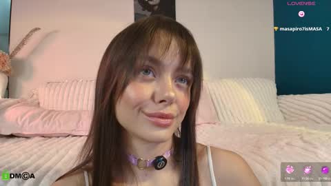 Snapshot of kylie_desire chatting on 10-08-25, 02:20 Kylie online show from 10-08-25, 02:20