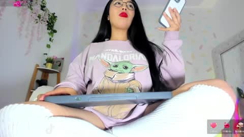 Snapshot of kylie_evans_18 chatting on 01-30-25, 09:58 Kylie online show from 01-30-25, 09:58