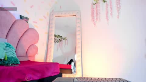 Snapshot of kylie_evans_18 chatting on 03-09-25, 02:39 Kylie online show from 03-09-25, 02:39