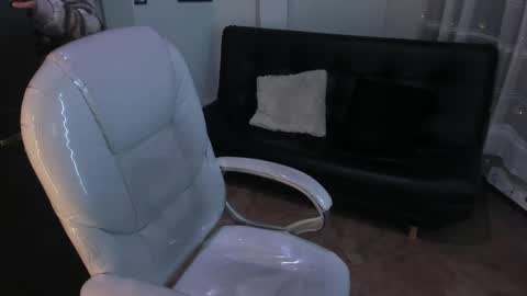 kylie online show from 02-25-25, 01:06