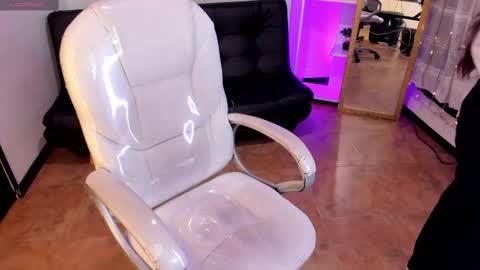 kylie online show from 10-01-25, 01:28