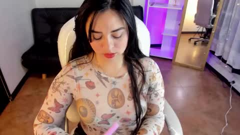 kylie online show from 10-18-25, 01:34