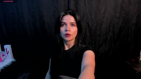 Snapshot of kylie_foxx1 chatting on 12-22-24, 02:17 submissive demon Please help me to reach 500 thumbs up online show from 12-22-24, 02:17