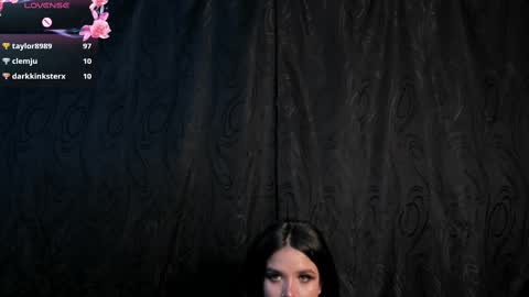 Snapshot of kylie_foxx1 chatting on 02-15-25, 02:04 submissive demon Please help me to reach 500 thumbs up online show from 02-15-25, 02:04