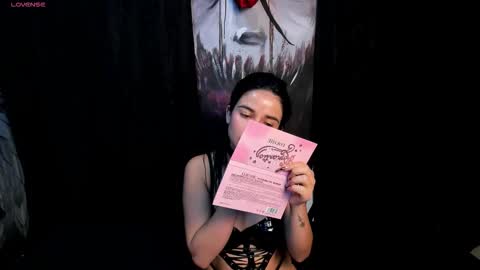 Snapshot of kylie_foxx1 chatting on 09-11-25, 12:22 submissive demon Please help me to reach 500 thumbs up online show from 09-11-25, 12:22