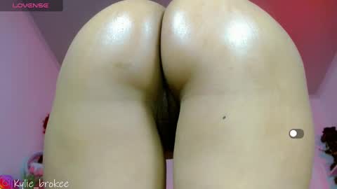 k ylie online show from 03-02-25, 12:20