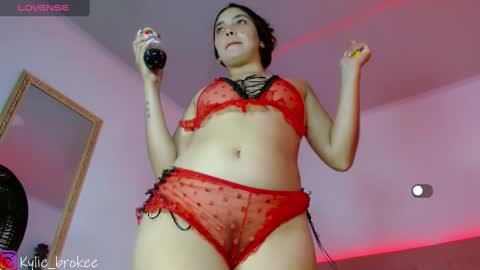 k ylie online show from 03-02-25, 03:24