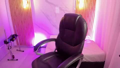  KYLIE  online show from 04-23-26, 03:08