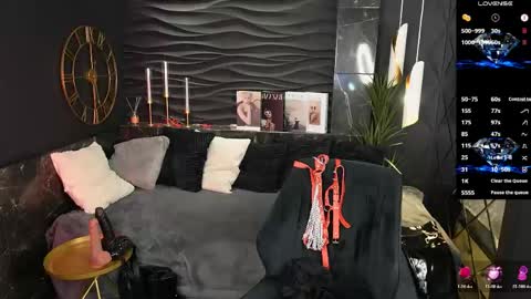 Kylie online show from 04-27-26, 01:31