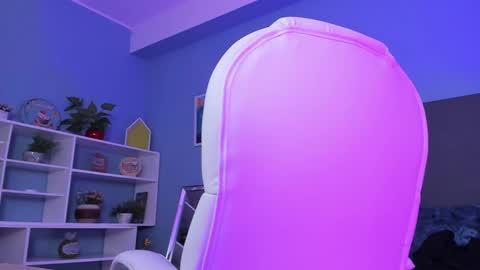 Kylie Reyes  online show from 12-18-24, 01:37