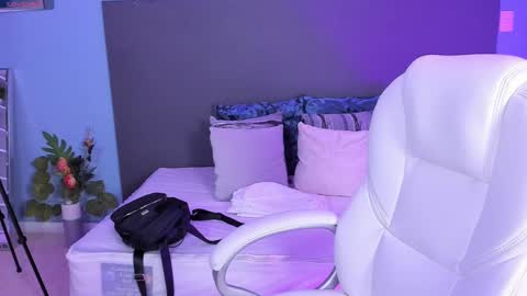 Kylie Reyes  online show from 12-20-24, 07:39