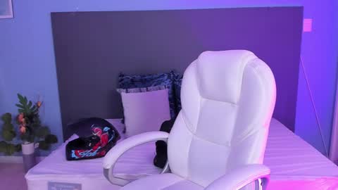 Kylie Reyes  online show from 12-31-24, 05:51