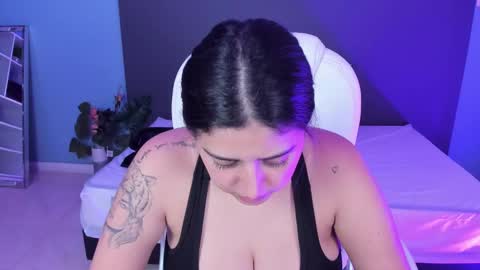 Kylie Reyes  online show from 01-30-25, 07:04