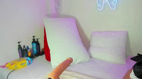 kylie Sttel online show from 12-21-24, 11:33