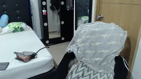 Snapshot of kylie_switch chatting on 01-04-25, 04:33 Instagram Kylie switch followme buy lovense here online show from 01-04-25, 04:33