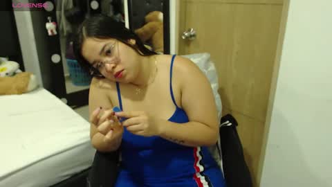 Snapshot of kylie_switch chatting on 02-28-25, 08:28 Instagram Kylie switch followme buy lovense here online show from 02-28-25, 08:28