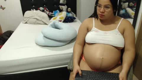 Snapshot of kylie_switch chatting on 10-11-25, 12:21 Instagram Kylie switch followme buy lovense here online show from 10-11-25, 12:21