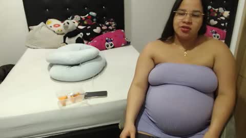 Snapshot of kylie_switch chatting on 11-13-25, 12:53 Instagram Kylie switch followme buy lovense here online show from 11-13-25, 12:53