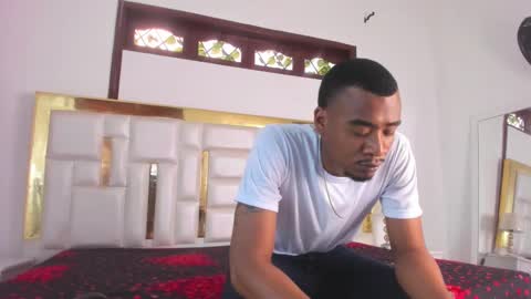 Kaylie And Jhony online show from 02-13-25, 06:27