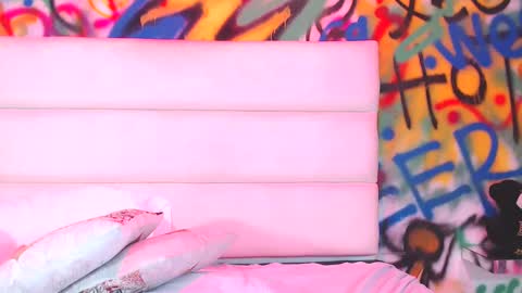 Snapshot of kyliebenson chatting on 02-03-25, 02:45 Melissa online show from 02-03-25, 02:45