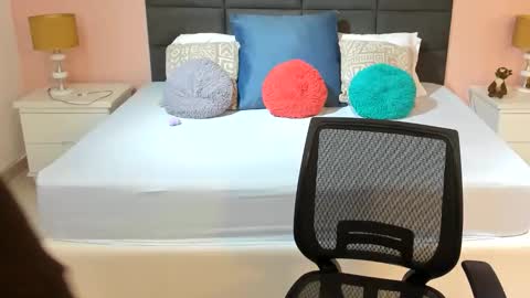 Snapshot of kyliebenson chatting on 11-07-25, 10:59 Melissa online show from 11-07-25, 10:59