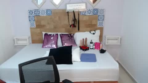 Snapshot of kyliebenson chatting on 11-23-25, 10:26 Melissa online show from 11-23-25, 10:26