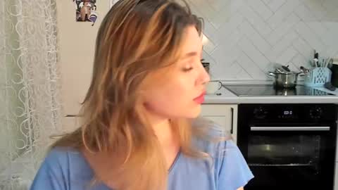 Snapshot of kylieblond chatting on 02-20-25, 10:04 Din online show from 02-20-25, 10:04