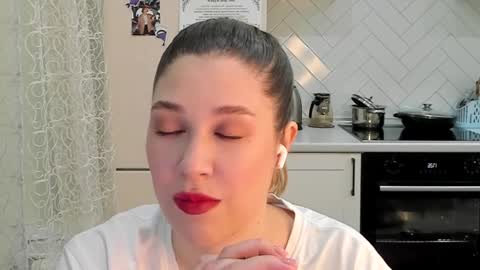 Snapshot of kylieblond chatting on 03-04-25, 02:32 Din online show from 03-04-25, 02:32