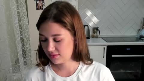 Snapshot of kylieblond chatting on 10-08-25, 09:01 Din online show from 10-08-25, 09:01