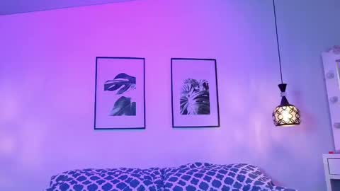 kyliejenner_vg online show from 04-28-26, 02:27