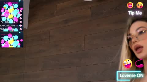 Kylie online show from 01-05-25, 12:31