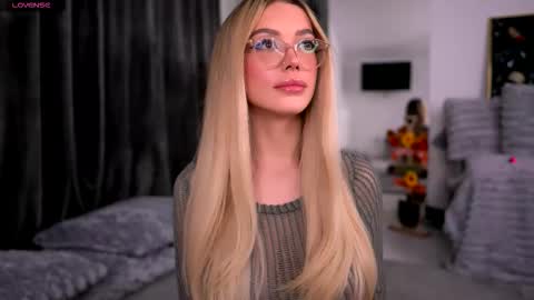 Kylie online show from 12-03-25, 09:57