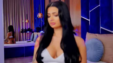 Snapshot of kyliekroftt chatting on 11-24-25, 09:14 Jenny online show from 11-24-25, 09:14