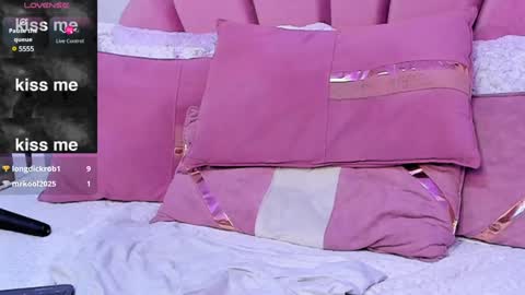 Snapshot of kyliemonnet chatting on 12-20-24, 07:12 Kylie jl online show from 12-20-24, 07:12