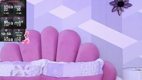 Snapshot of kyliemonnet chatting on 12-30-24, 12:52 Kylie jl online show from 12-30-24, 12:52