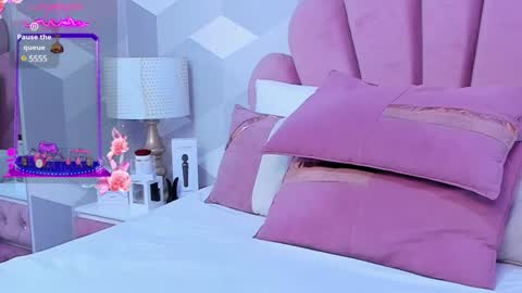 Snapshot of kyliemonnet chatting on 01-11-25, 04:48 Kylie jl online show from 01-11-25, 04:48